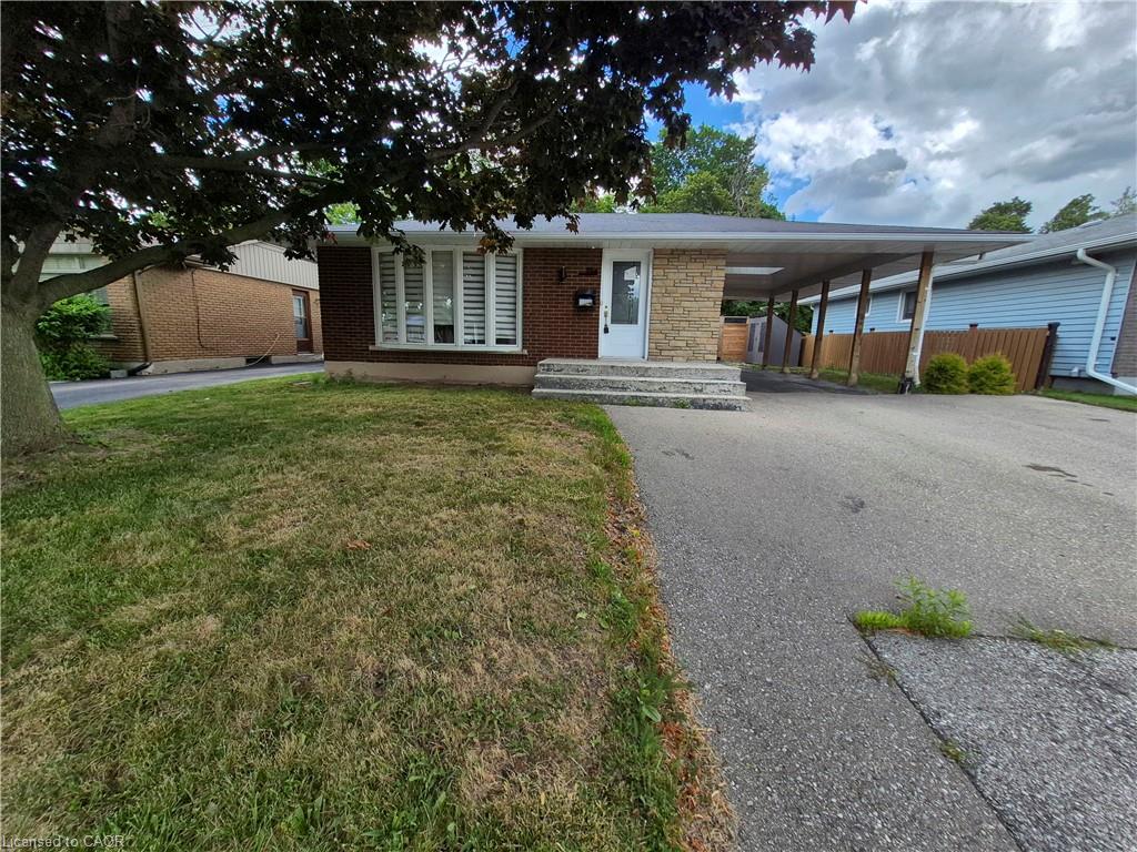 154 Appalachian Crescent Property Photo 2