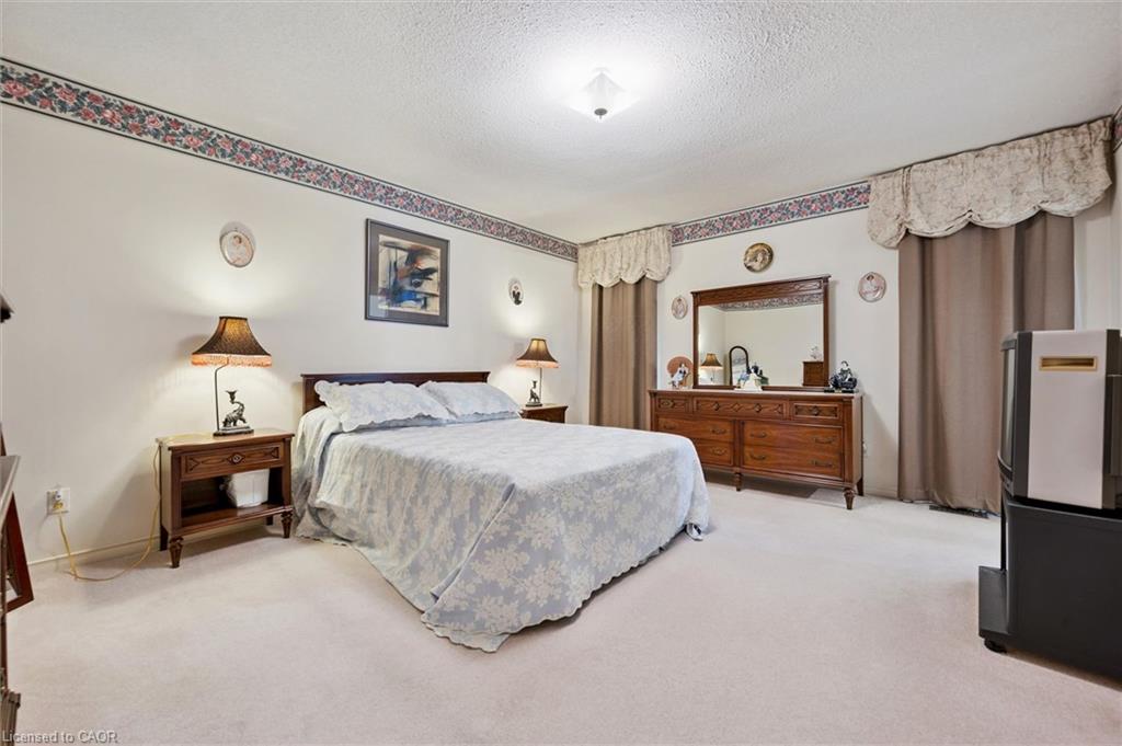 176 Sandford Fleming Drive Property Photo 17