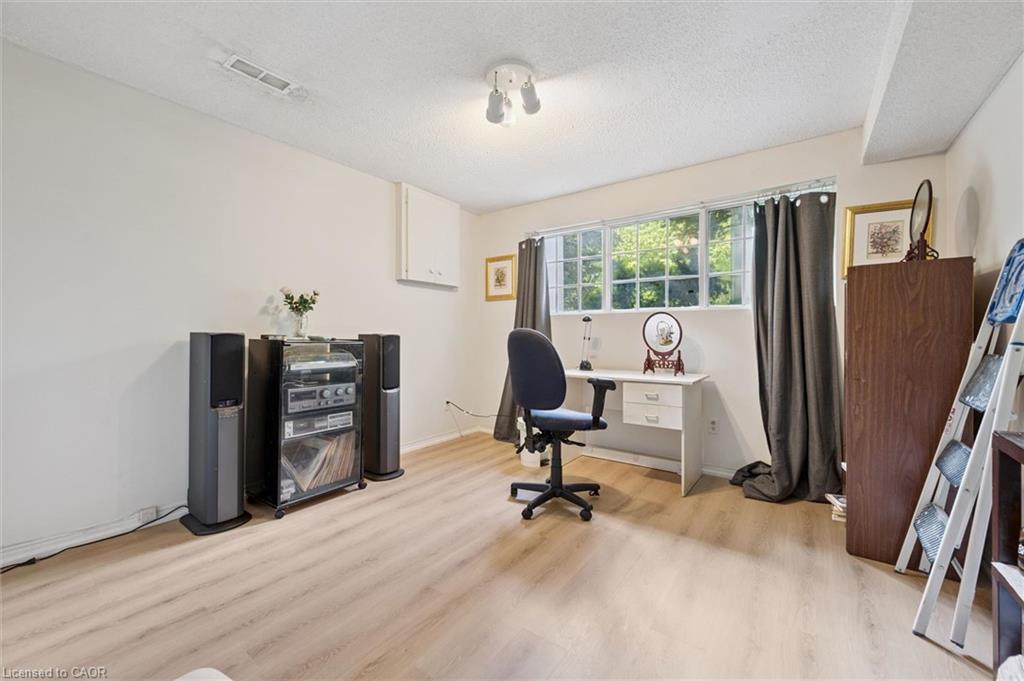 176 Sandford Fleming Drive Property Photo 27