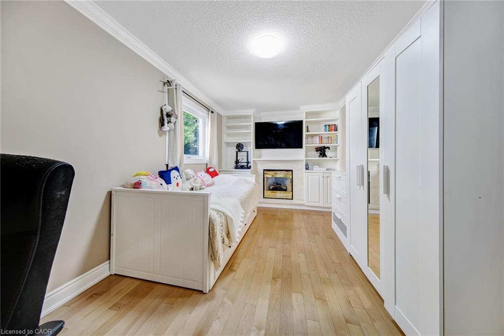 1305 Walker's Line Property Photo 17