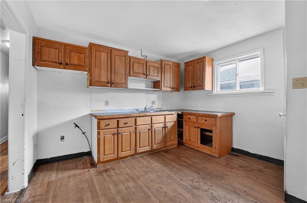 689 Burgess Avenue Property Photo 5