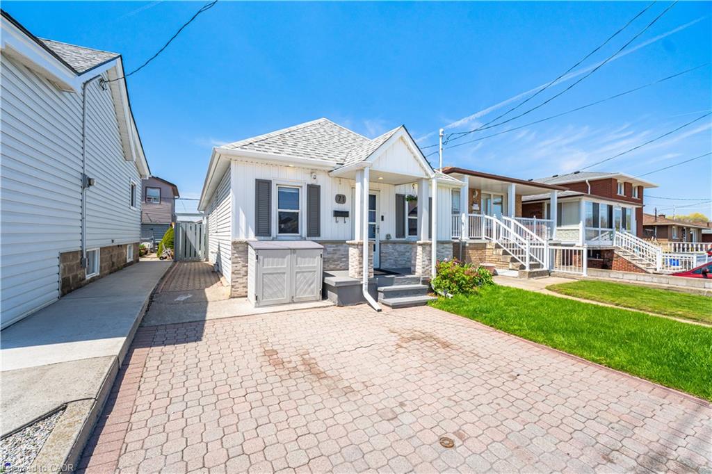 71 Beland Avenue N Property Photo 6