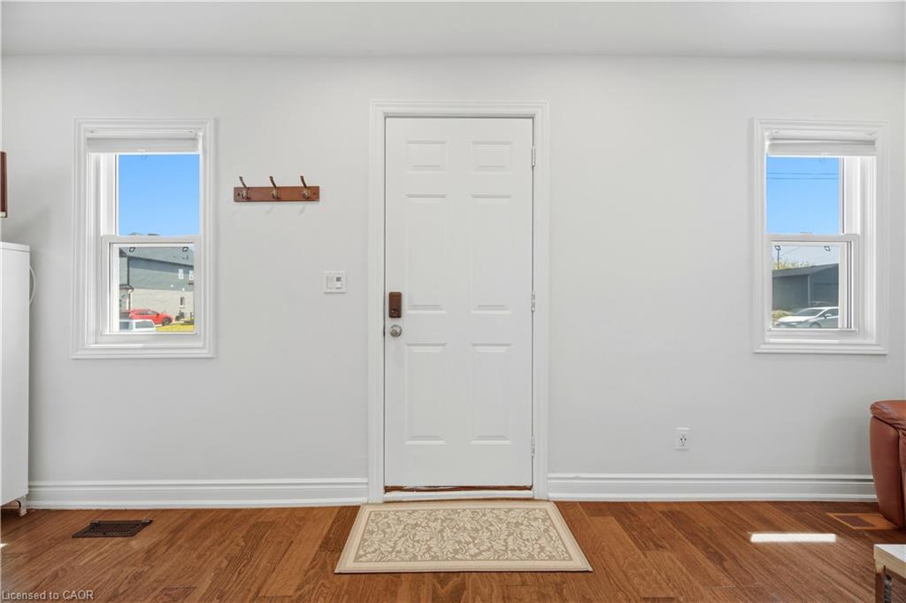 71 Beland Avenue N Property Photo 9