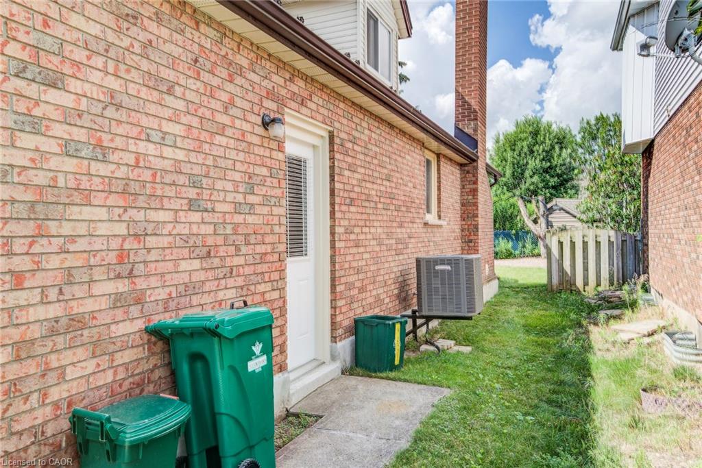 323 Auburn Drive Property Photo 4