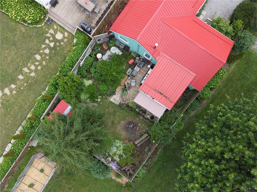 1045 Bay Street Property Photo 4