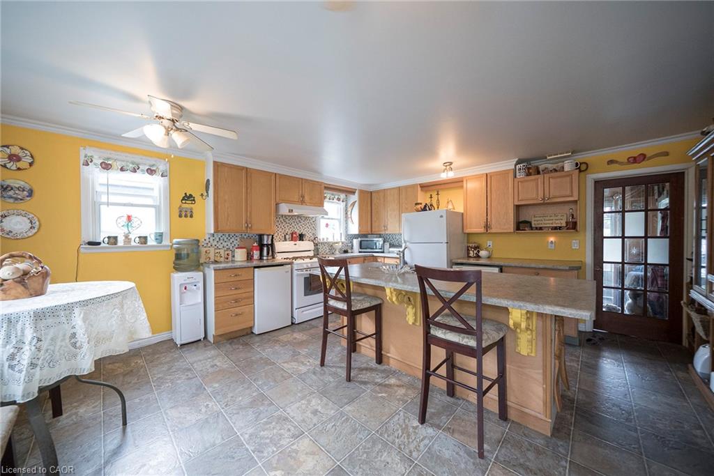 1045 Bay Street Property Photo 6