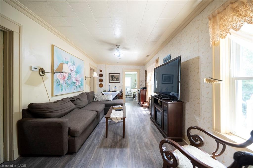 1045 Bay Street Property Photo 10