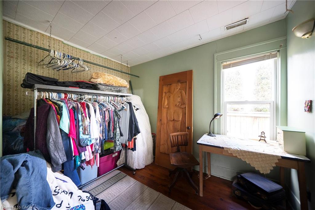1045 Bay Street Property Photo 12