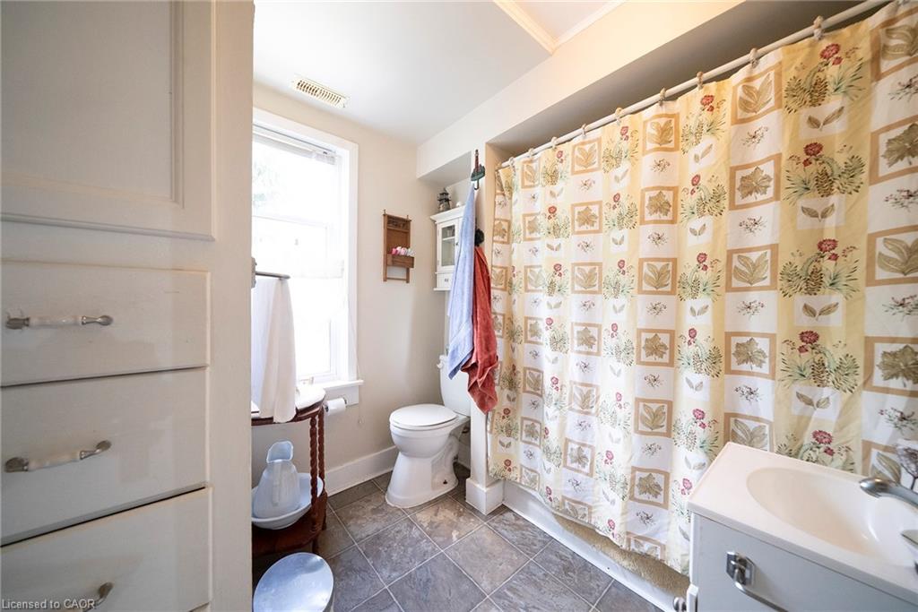 1045 Bay Street Property Photo 16