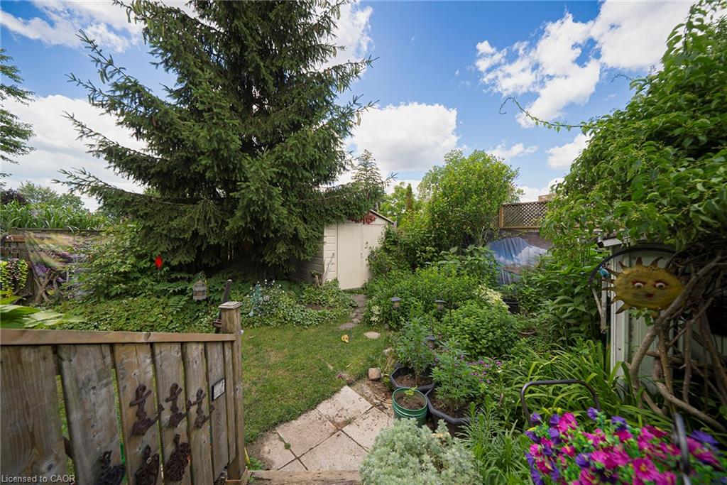 1045 Bay Street Property Photo 27