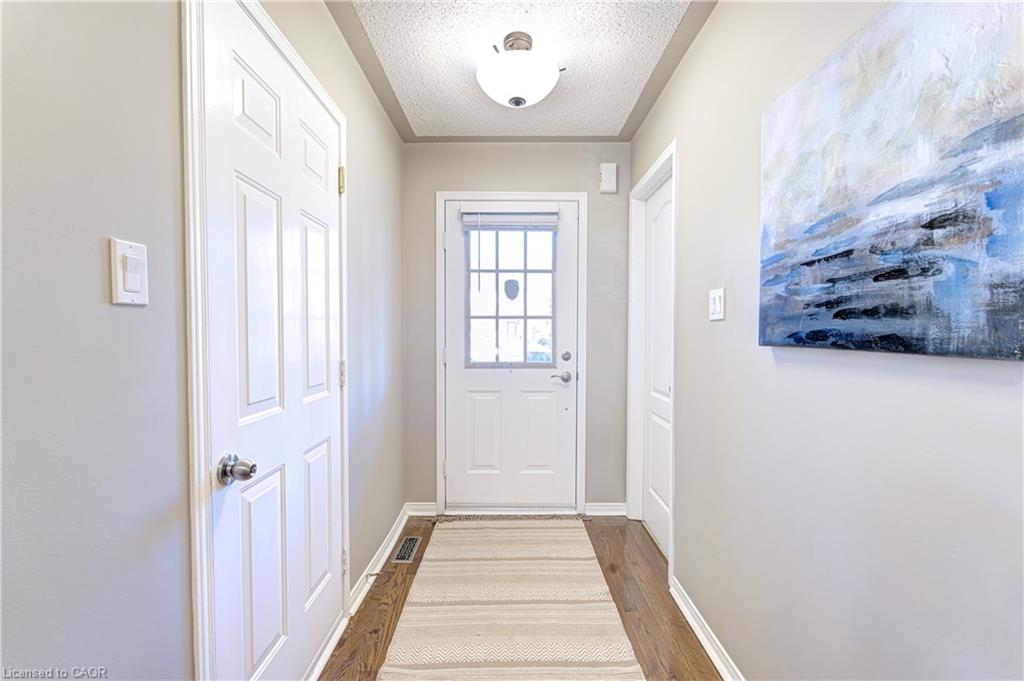 5548 Linwell Place Property Photo 4