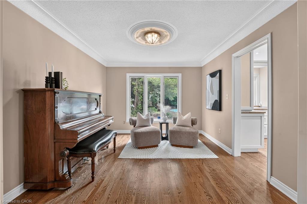 207 Longfield Crescent Property Photo 15
