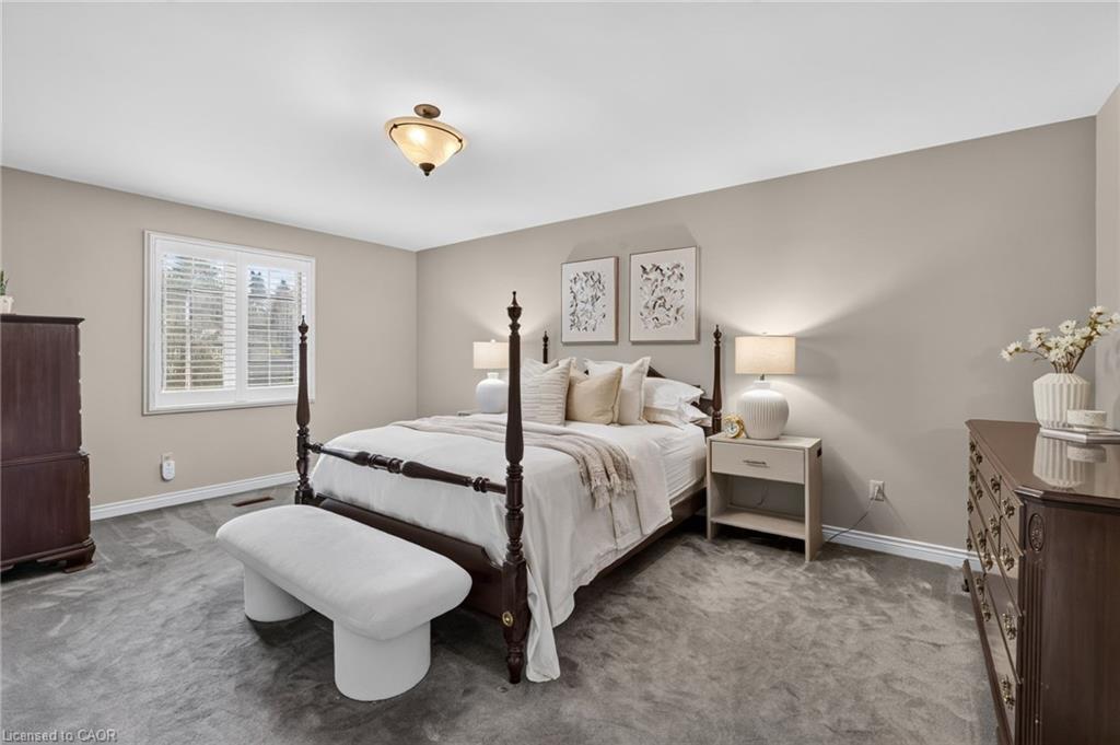 207 Longfield Crescent Property Photo 32