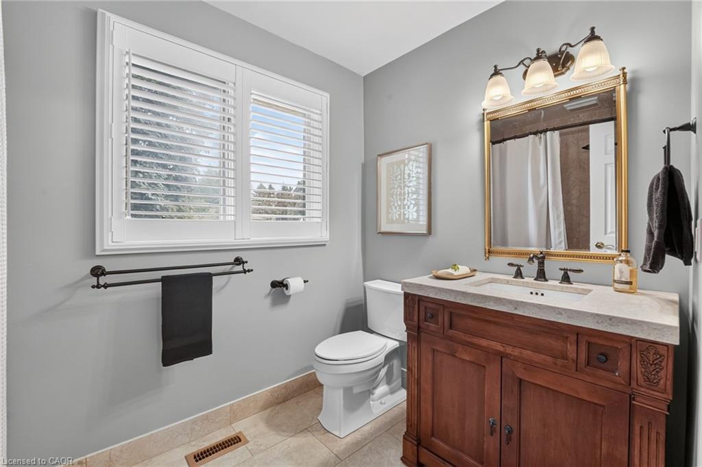 207 Longfield Crescent Property Photo 38