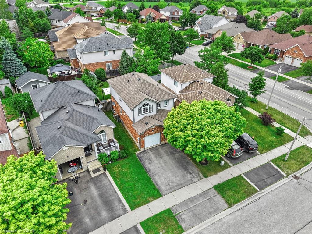 4 Beardmore Crescent Property Photo 2