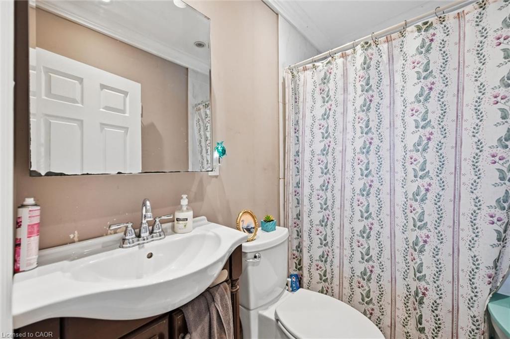 275 West 2nd Street Property Photo 16
