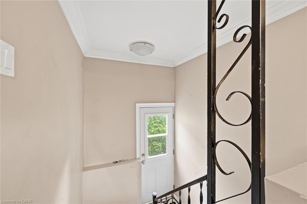 275 West 2nd Street Property Photo 17