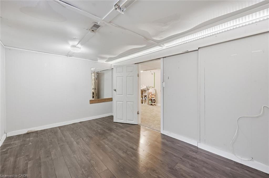 275 West 2nd Street Property Photo 21