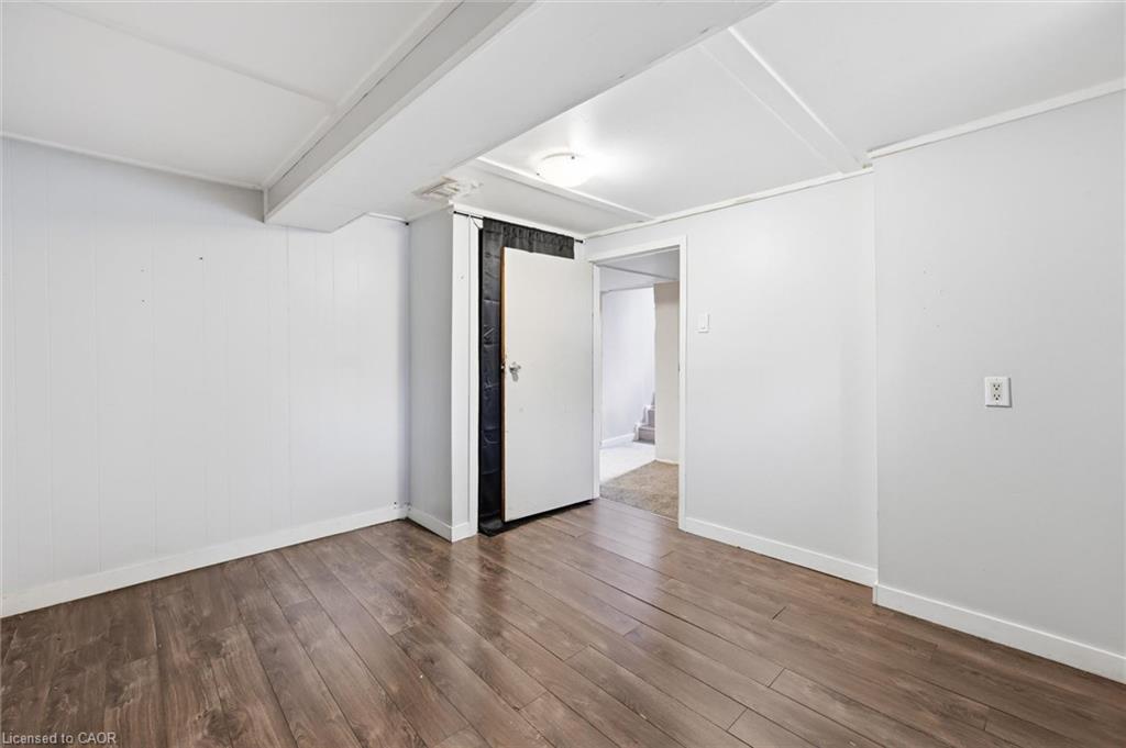 275 West 2nd Street Property Photo 23