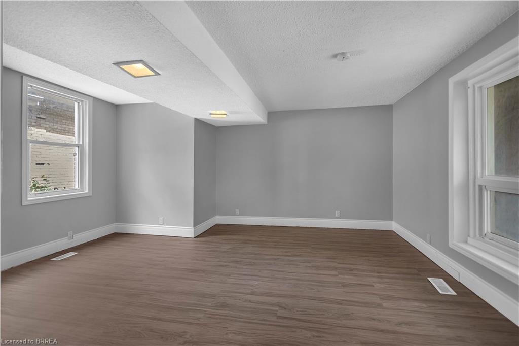 8 Victoria Street Property Photo 25