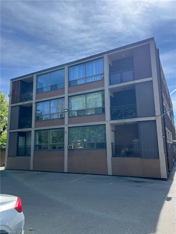 600 Upper Wellington Street Property Photo 2