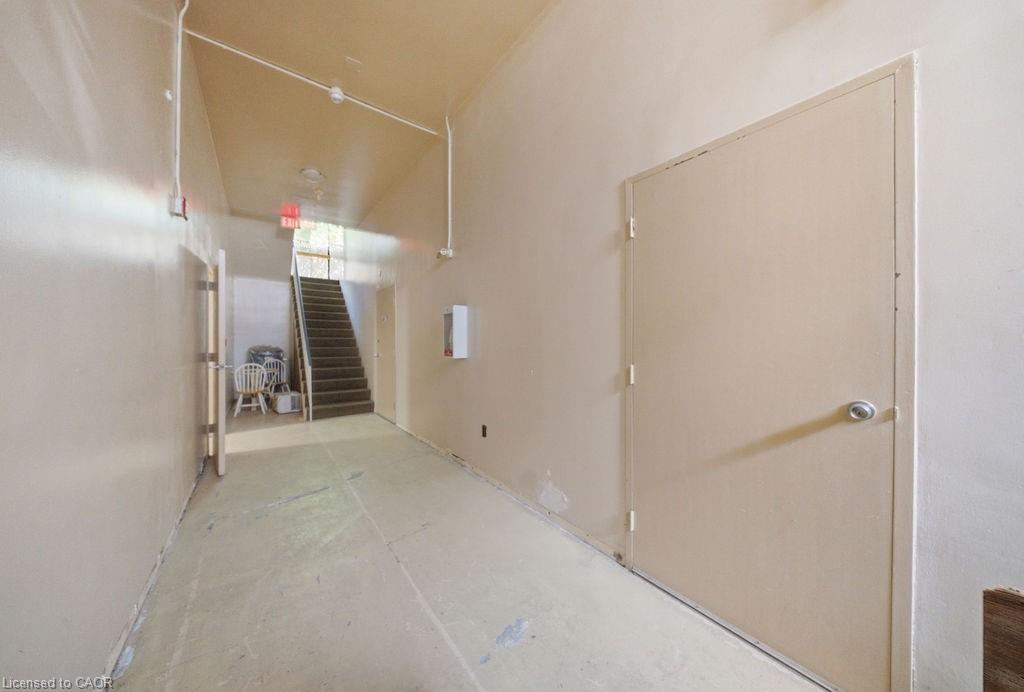 600 Upper Wellington Street Property Photo 8