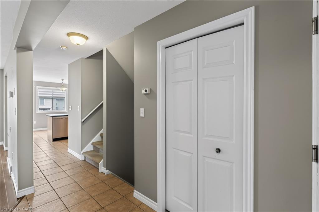 524 Ontario Street Property Photo 9