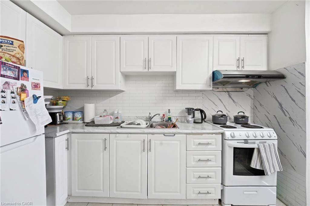 1479 Eglinton Avenue W Property Photo 18