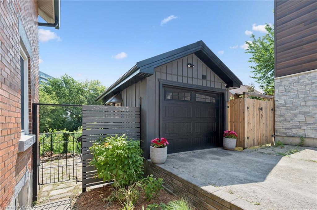 131 Surrey Street E Property Photo 2