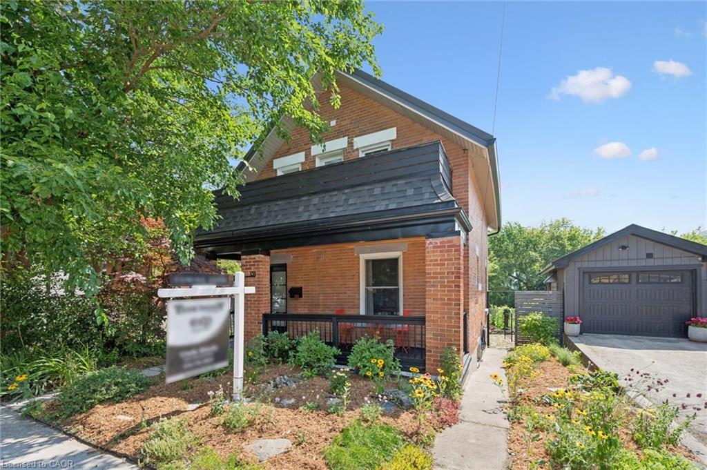 131 Surrey Street E Property Photo 3