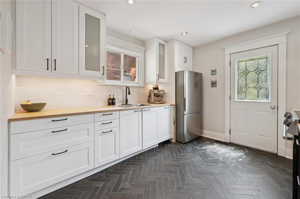 131 Surrey Street E Property Photo 13