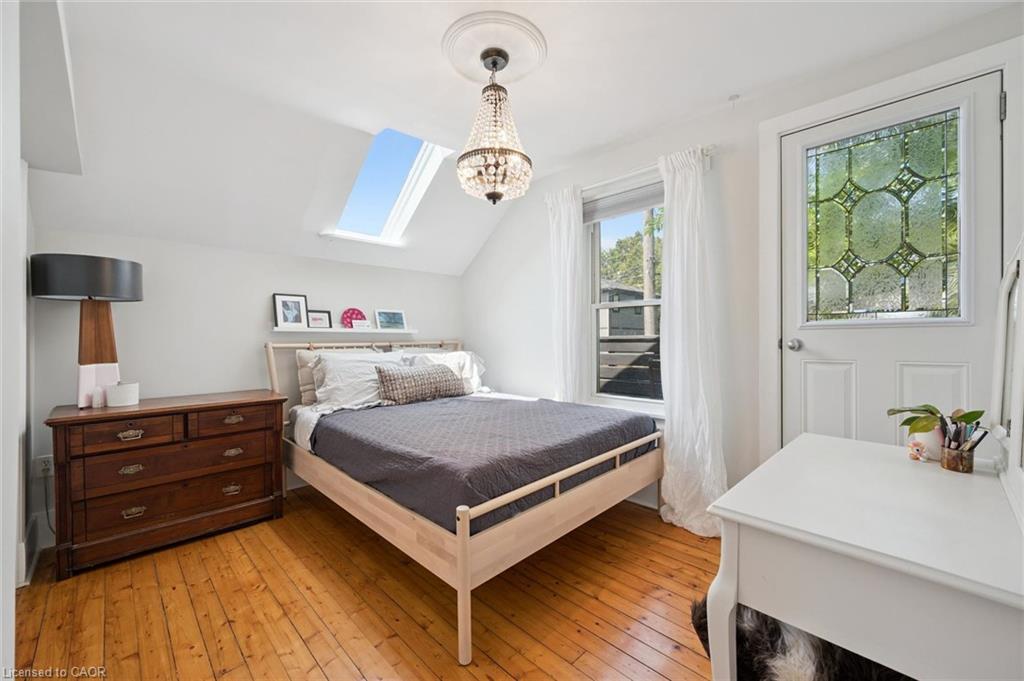 131 Surrey Street E Property Photo 22