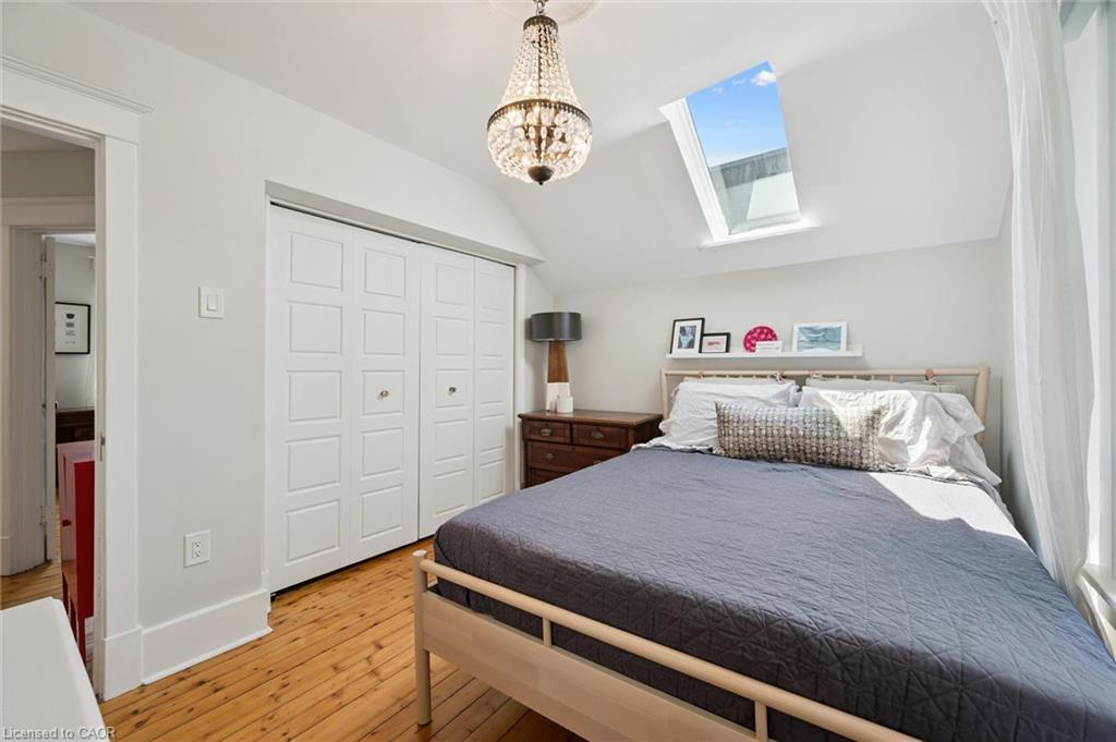 131 Surrey Street E Property Photo 23