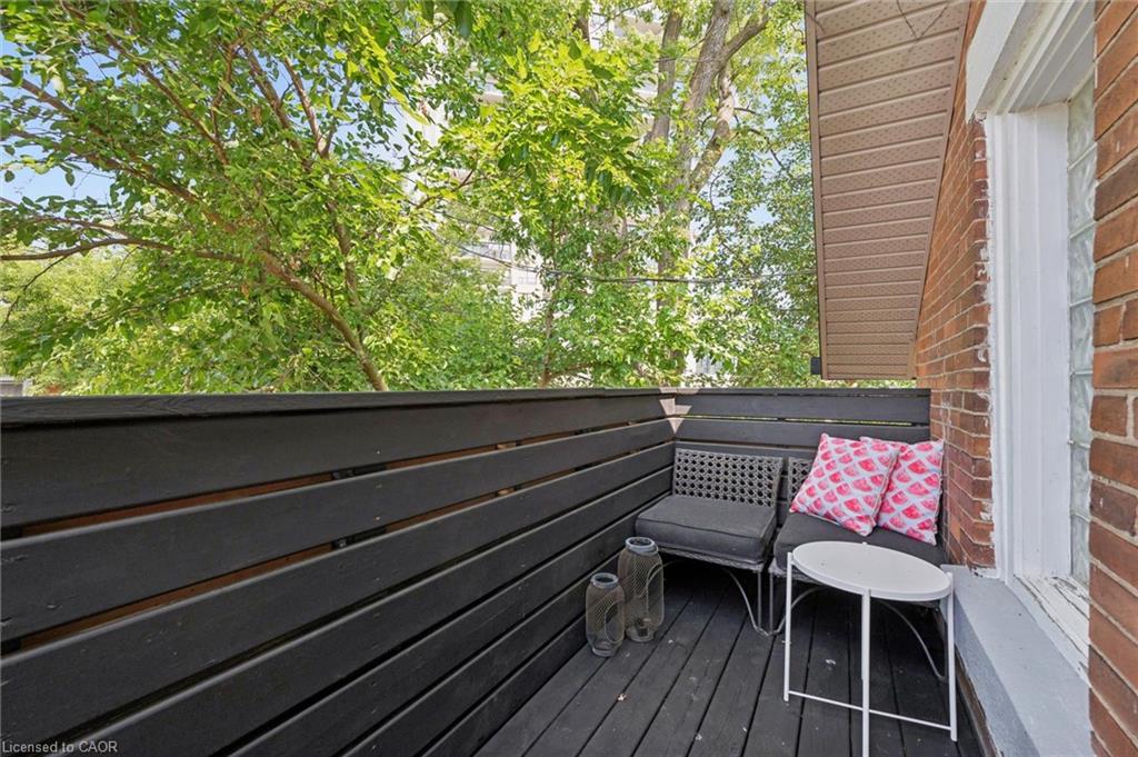 131 Surrey Street E Property Photo 28