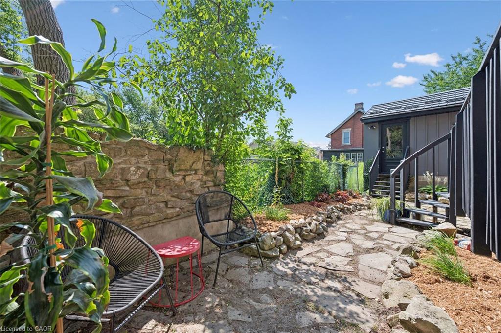 131 Surrey Street E Property Photo 33