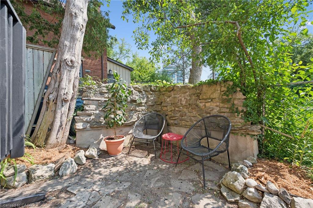 131 Surrey Street E Property Photo 34