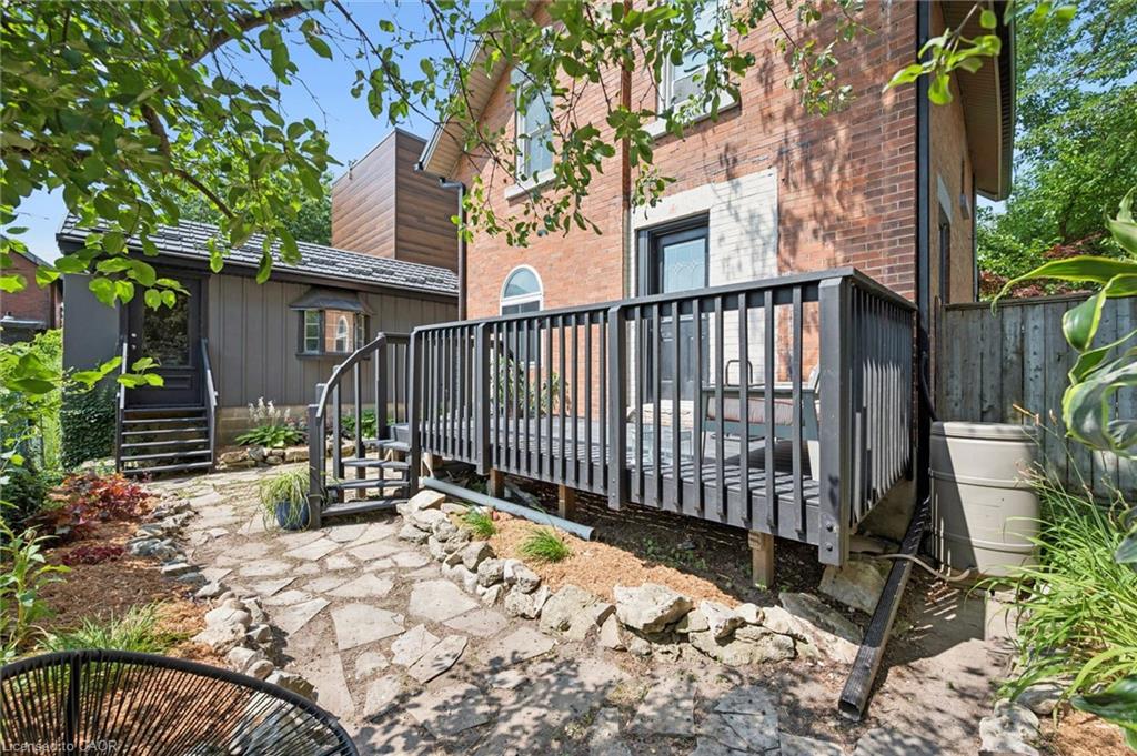 131 Surrey Street E Property Photo 37