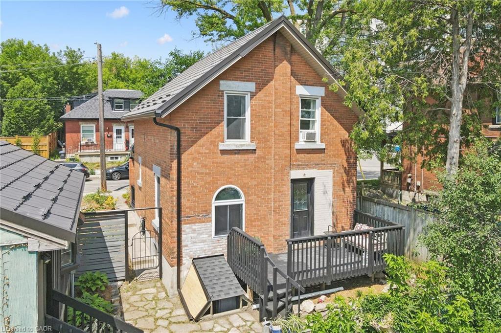 131 Surrey Street E Property Photo 38