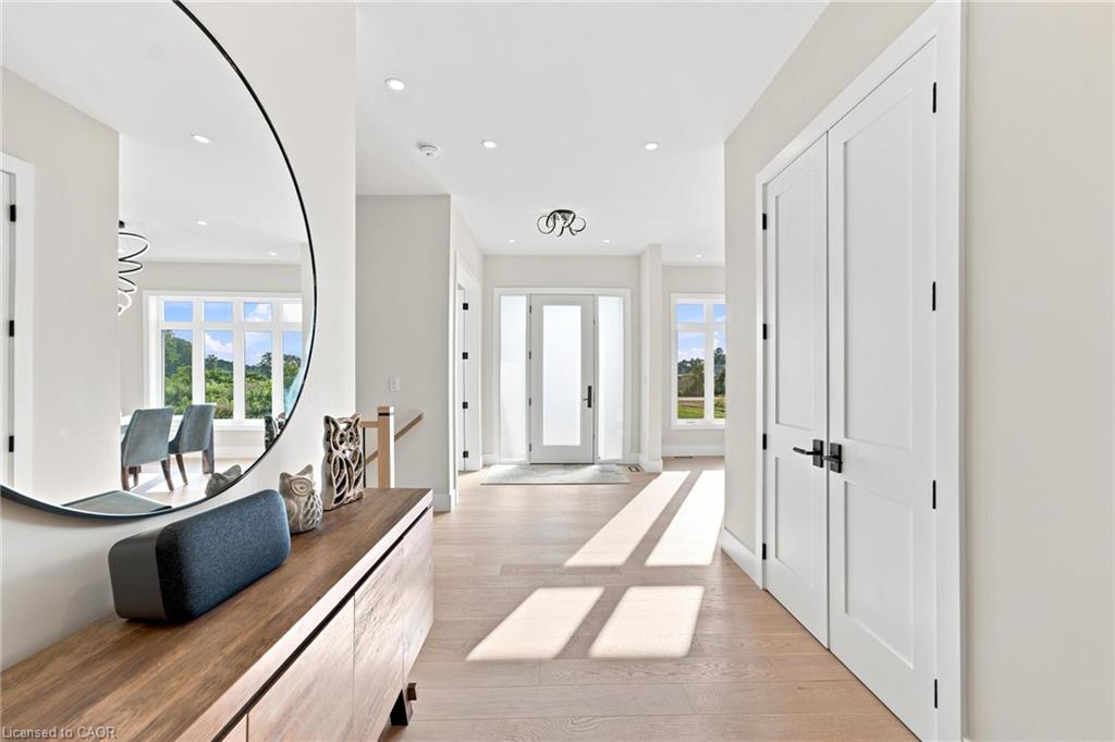 2468 Cockshutt Road Property Photo 4