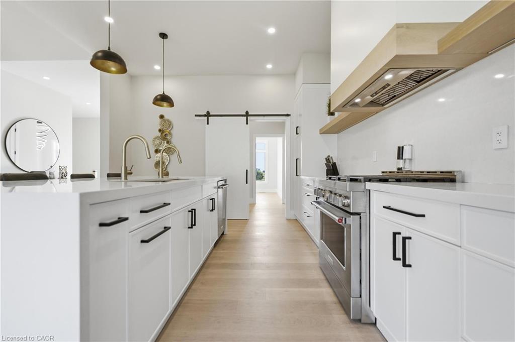 2468 Cockshutt Road Property Photo 10