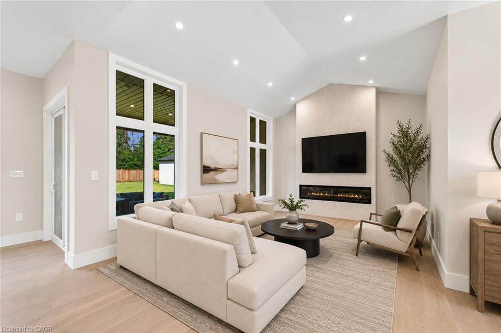 2468 Cockshutt Road Property Photo 12