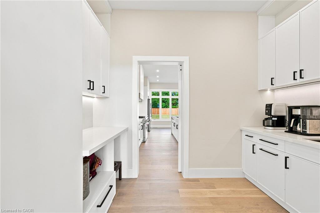 2468 Cockshutt Road Property Photo 14