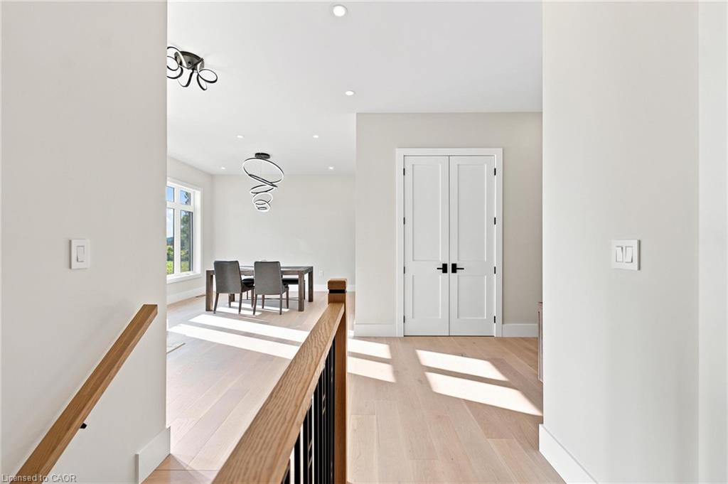 2468 Cockshutt Road Property Photo 17
