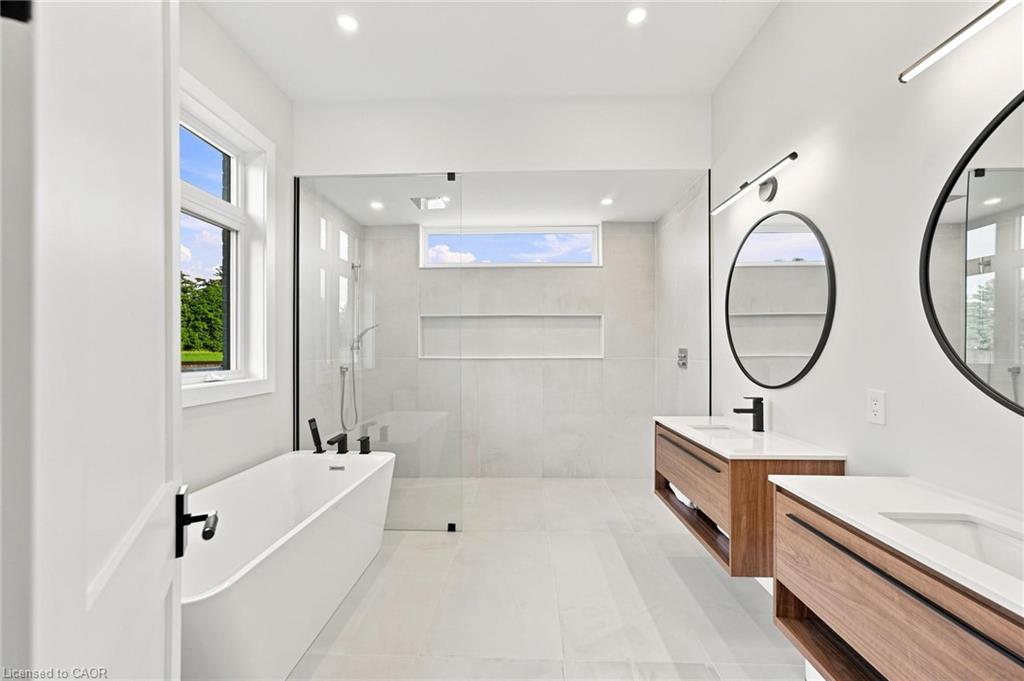 2468 Cockshutt Road Property Photo 22