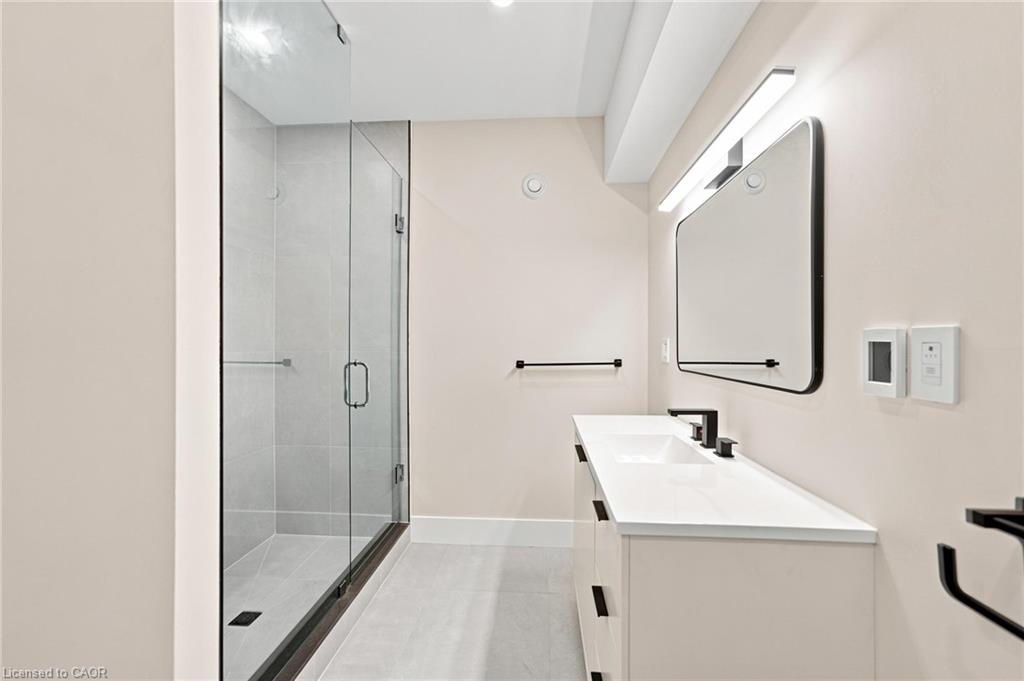 2468 Cockshutt Road Property Photo 39