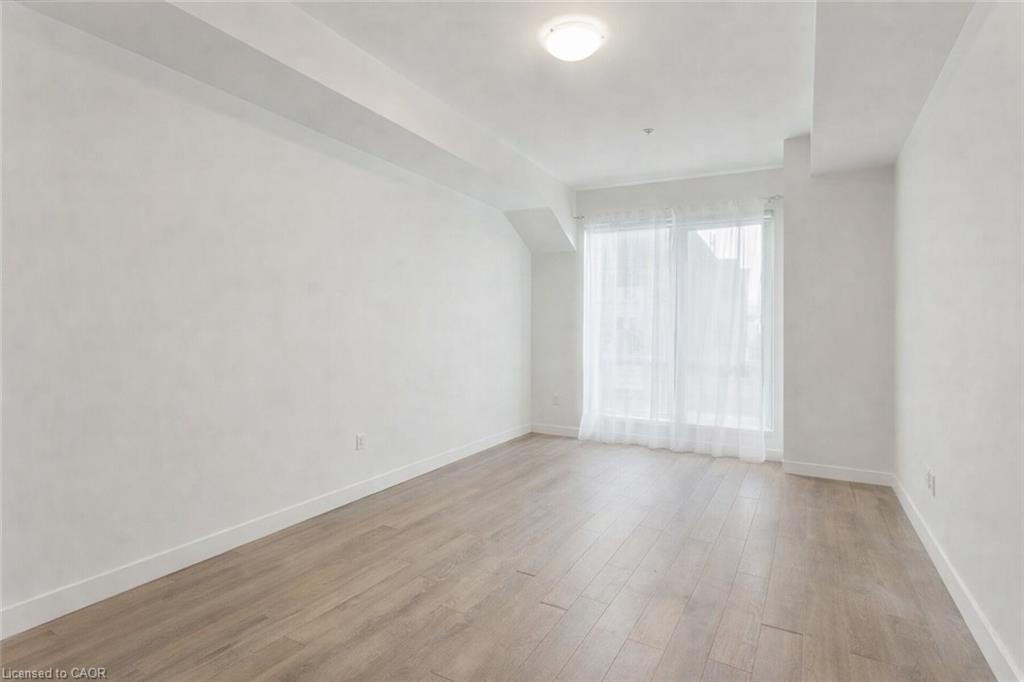 420-150 Oak Park Boulevard Property Photo 6
