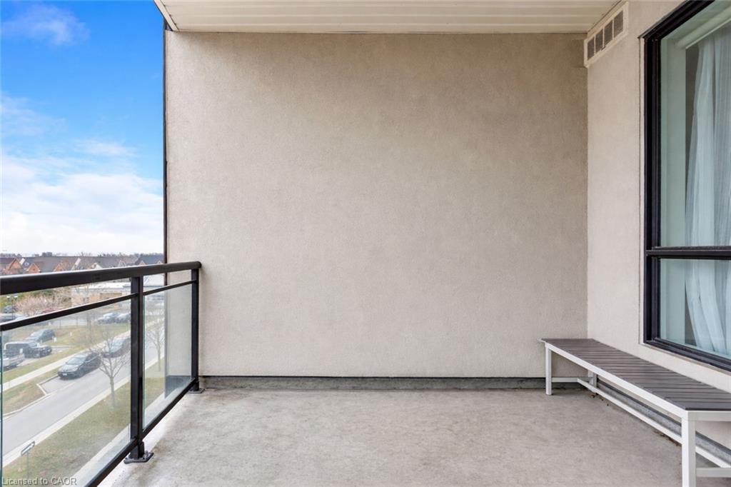 420-150 Oak Park Boulevard Property Photo 7