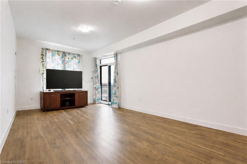 420-150 Oak Park Boulevard Property Photo 14