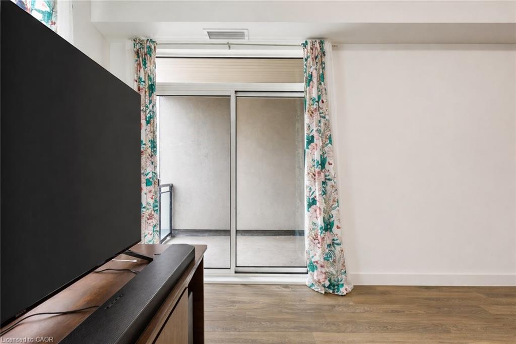 420-150 Oak Park Boulevard Property Photo 16