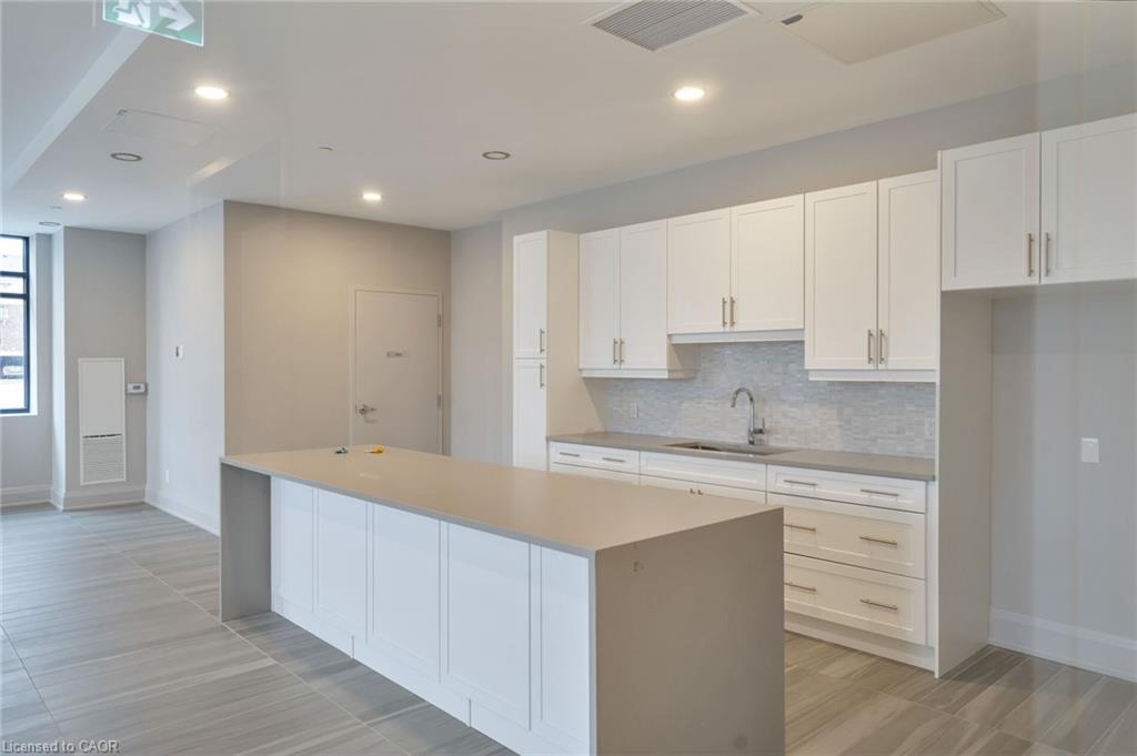 420-150 Oak Park Boulevard Property Photo 26
